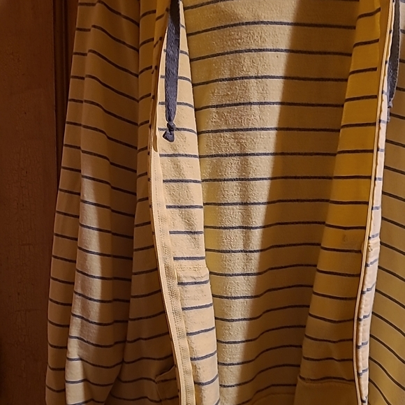 SJB yellow hoodie - Picture 4 of 13